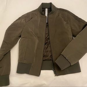 Lululemon Nonstop Bomber, Size 4 (NWT)